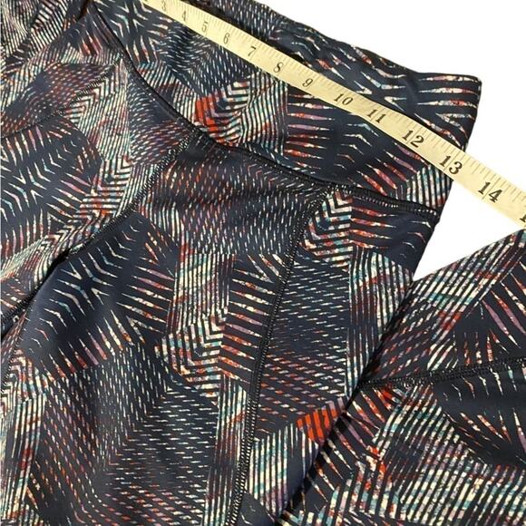 Patagonia Women’s Centered Leggings Sz S Navy Geo Print Yoga Pants 27” Inseam - Picture 7 of 11